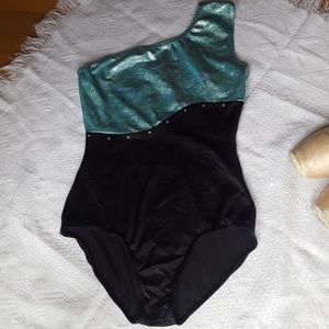 Costume Gallery green and black